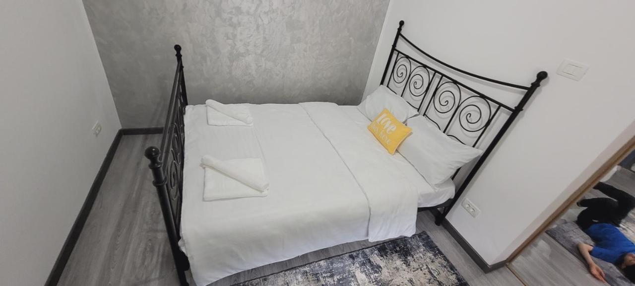 Andi 2-Apartament Băile Herculane Exteriör bild